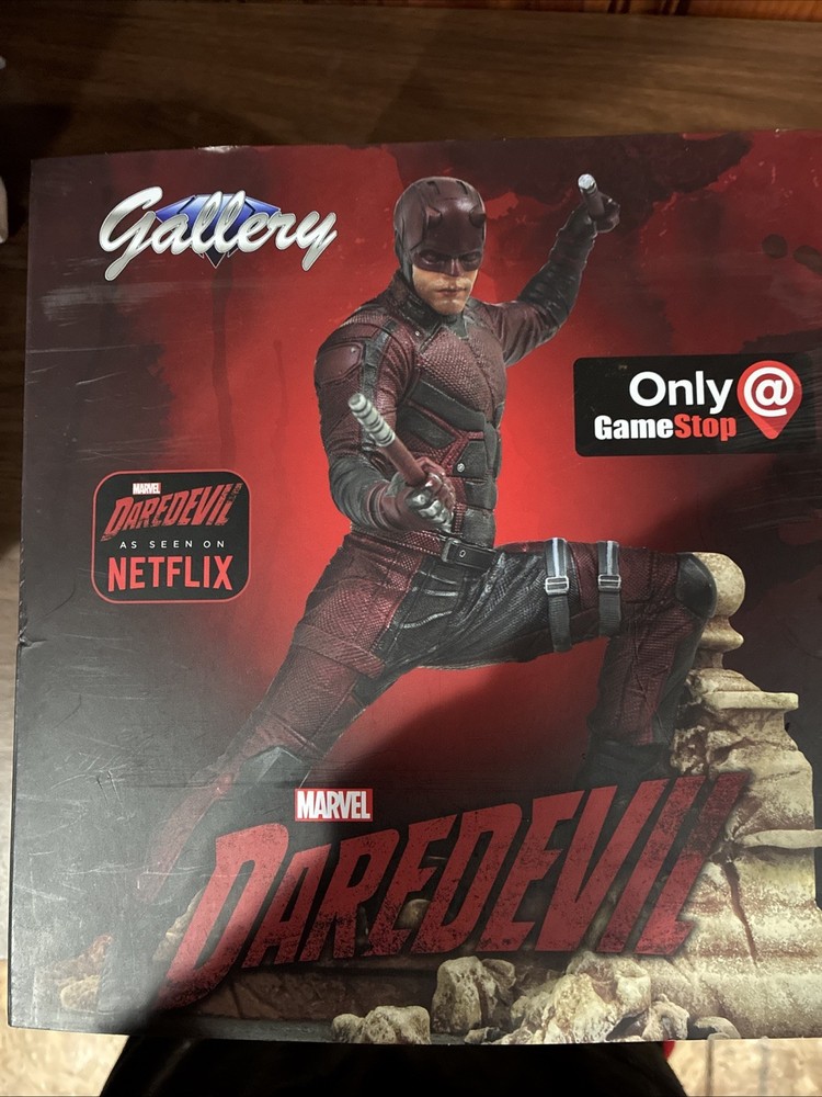 Daredevil Diorama Statue (Netflix Version) GameStop Exclusive, Diamond Select!