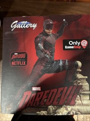 Daredevil Diorama Statue (Netflix Version) GameStop Exclusive, Diamond Select!