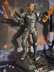Mass Effect Male Shepard 1/6 Scale Dark Horse Statue