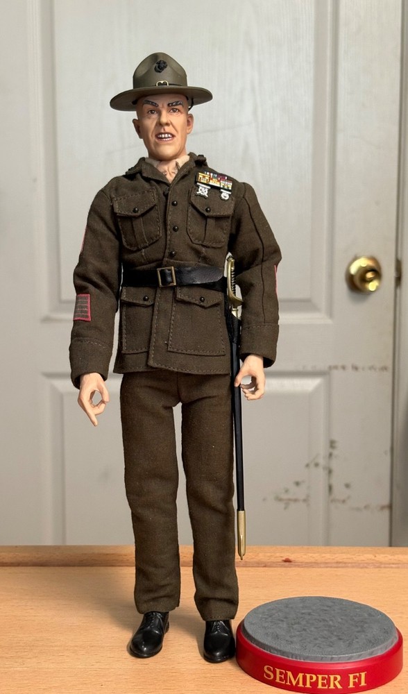 2001 Sideshow Toy Talking Gunnery Sgt. R. Lee Ermey 12″ Action Figure & Stand!