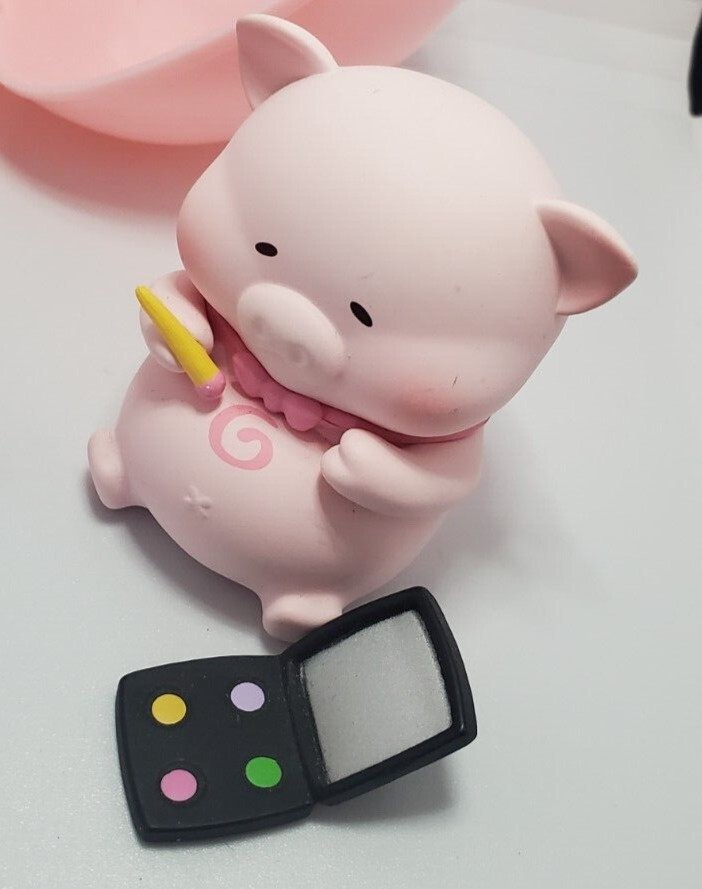 Anime MOETCH Coco Pig Makeup Mini Figure Art Toy