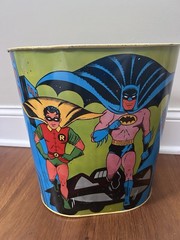 Vintage 1966 Batman & Robin Metal Trash Can Waste lithograph Cheinco 11.5″ Wear