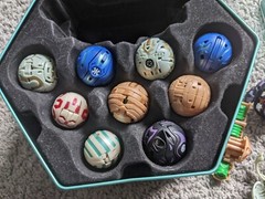 VTG BAKUGAN BATTLER BRAWLERS LOT OF 16 IN METAL TIN CASE 390G 500G 580G 480G