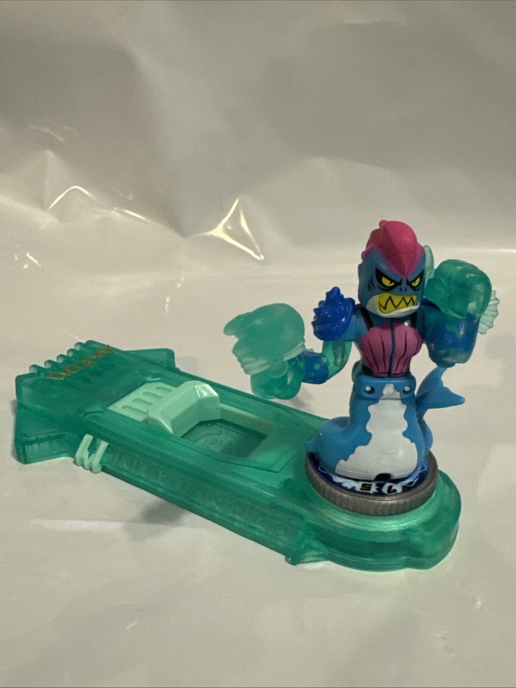2021 Legends Of Akedo Powerstorm – EPIC BRINY w/ Controller – Arcade Warriors
