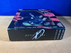 W13-15 THE X FILES ACTION FIGURE 3 PIECE SET – AGENT MULDER, SCULLY & ALIEN -NIB