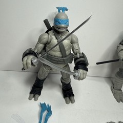 BST AXN Teenage Mutant Ninja Turtles Leo & Donatello Comic Black & White TMNT