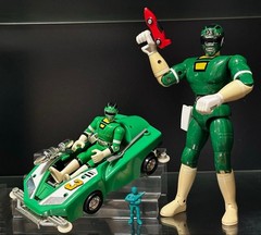 Bandai CarRanger Power Ranger Green Racer Figure Set RV Robo Parts Missing