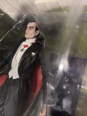Diamond Universal Studios Monsters Select DRACULA Action Figure * NEW