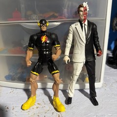 McFarlane DC Multiverse Two Face Platinum Edition and flash Action Figure