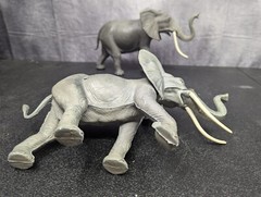 Vintage 1984 Imperial Elephant Lot of 2 12 x 7″ Vinyl Plastic *1 Tusk Broken*