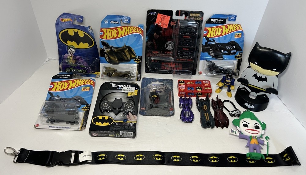 Batman Collector Merchandise Lot Mixed Products Hotwheels Landyard Figurines