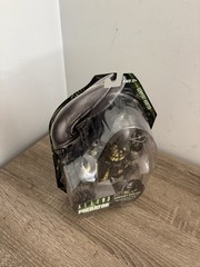 Aliens vs. Predator SERPENT HUNTER Video Game PREDATOR NECA Sealed MIP 2017