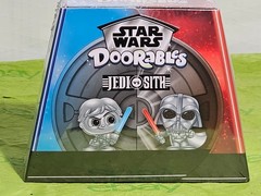 Disney Figurine D23 Expo 2024 Star Wars Doorables Jedi vs. Sith Figure – Sealed