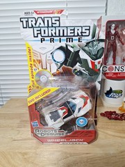 Transformers Prime Robots In Disguise Deluxe Class Autobot Wheeljack Figure New