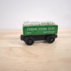 Thomas Wooden Railway Sodor China Clay 2 car Lot 1997 Britt Allcroft Red Green