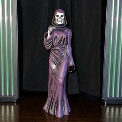 Marvel Diamond Select Lady Death Figure
