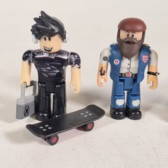 Large ROBLOX Carrying Case Almost Full Of Roblox Figures & Accessories GUC