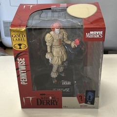 PENNYWISE Movie Maniacs IT Welcome To Derry Figure McFarlane Gold Label Sealed