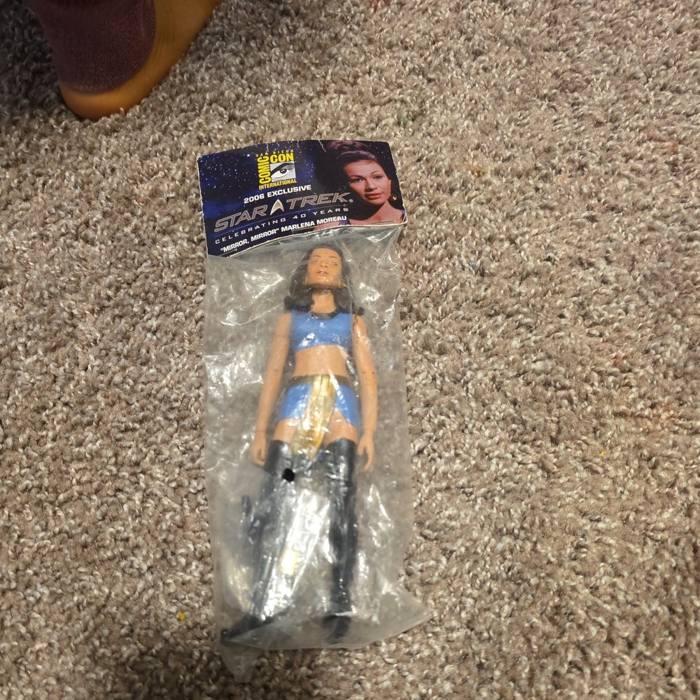Star Trek Comic Con 2006 Exclusive “Mirror, Mirror” Marlena Moreau Figure – New