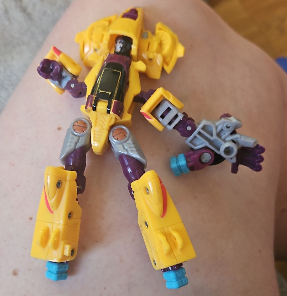 Yellow Purple Robot Action Figure w/ Detachable Arm Accessory, Gray Blue Black