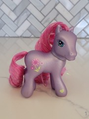 VTG 2002 G3 My Little Pony Petal Blossom Shimmery Figure With Super Long Glitter