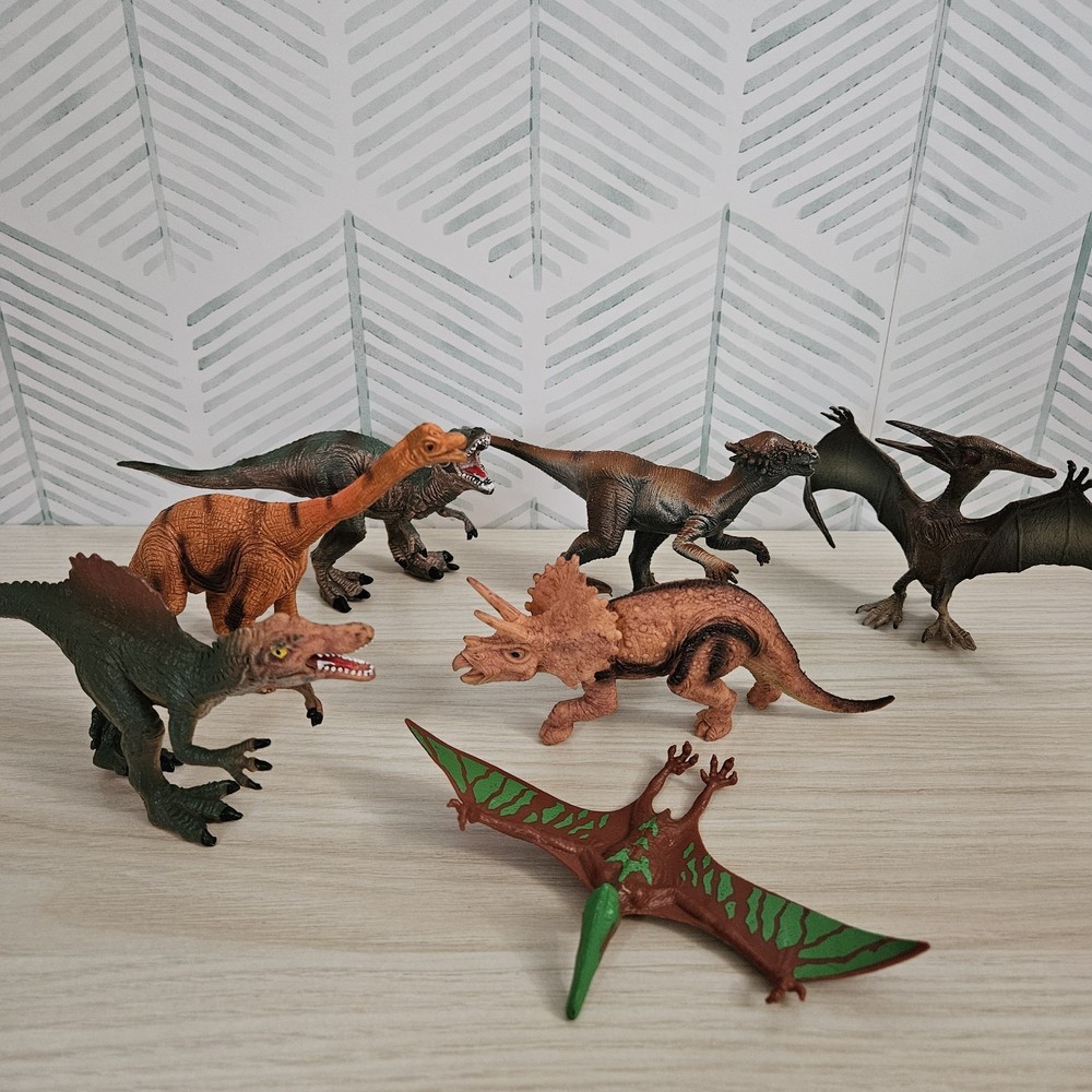 Dinosaurs Figure Toy LOT of 7 Multiple Dinosaurs. Triceratops Pachycephalosaurus