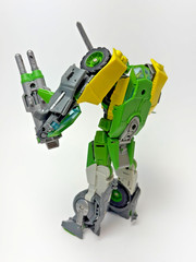 Hasbro Transformers Generations Voyager Class, Autobot Springer Figure (A2562)