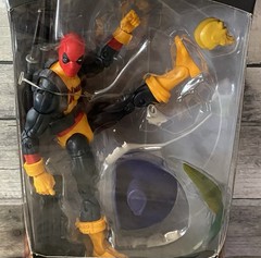2017 Hasbro Marvel Legends Series Deadpool 6 inch Action Figure Toy ~ Authentic
