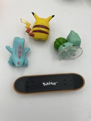 24pc Vintage Pokémon Figure Toy/Collectibles Lot – Unique PLUSH PIKACHU T4