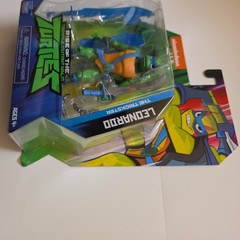Teenage Mutant Ninja Turtles Rise of the TMNT Leonardo Action Figure Nickelodeon