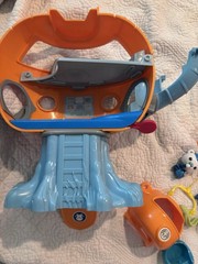 2010 Mattel Fisher Price Octonauts Octopod Playset w/ Figures Incomplete