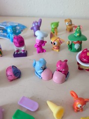 Big Lost Kitties Lot Of 16 Figures , Various Accessories, Sticker, & Flip books