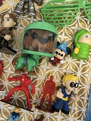 20 Mixed Lot Toys Action Figures Funkos Xmen Marvel SpiderMan Scooby Doo