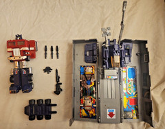 Vintage Optimus Prime G1 Original Transformer Trailer Roller Weapons Gas *BROKEN