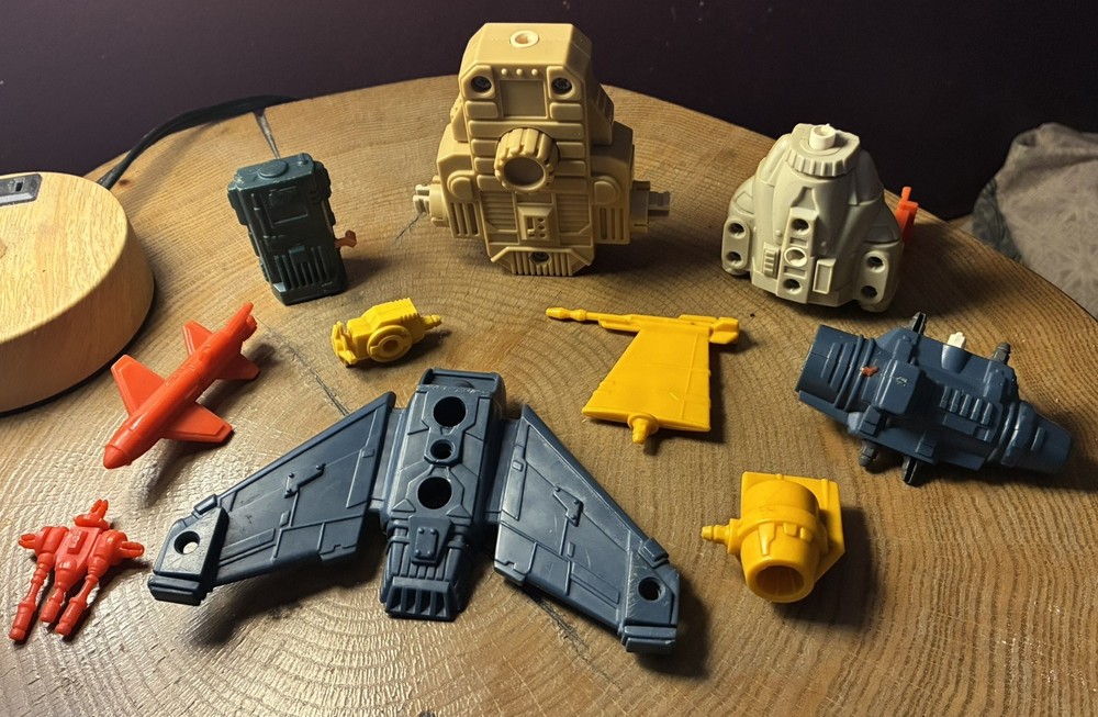 1986 CENTURIONS – PARTS LOT – WEAPONS – SKYBOLT, INTERCEPTER – VINTAGE KENNER!
