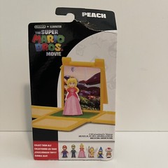New Jakks Pacific Super Mario Bros Movie Peach 1.25 in Figure & Question Block