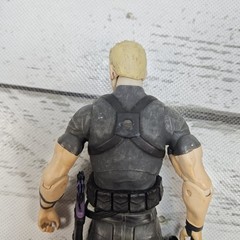 Diamond Select Marvel Select Avenging Hawkeye 2015 7″ Adjustable Figure Read