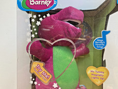 Barney 20 years Anniversary sing & celebrate Plush toy 14″ /New in Sealed box