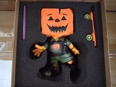 SIGNED BLACK O LANTERN Blockhead 9″ Vinyl Figure Skater by BOB DOB Martian Toys