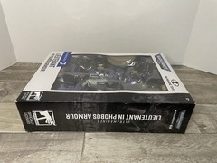 McFarlane Warhammer 40k Lieutenant in Phobos Armour Ultramarines 7in Figure NEW