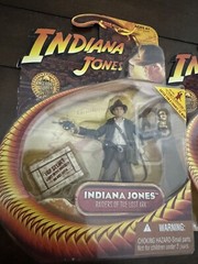 Hasbro Indiana Jones Figure Raiders Of the loat arc & Ucha Warrior Of Crystal Sk