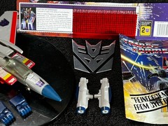 G1 1984 STARSCREAM • 100% COMPLETE w/TECH SPEC • VINTAGE G1 TRANSFORMERS