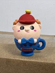 Alice in Wonderland Mini Bean Tweedledum 1” Figure New