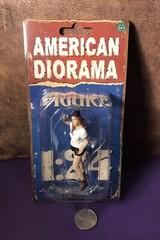 AMERICAN DIORAMA PARTYGOERS GIRL #1 1/24 SCALE