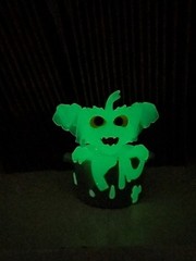 GREMLINS 80’s Retro Mini Figures Gremlin in Pot Chase Glow in Dark Opened GITD