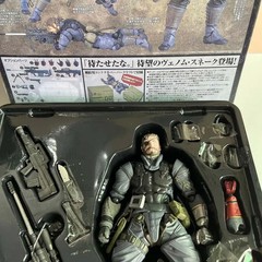 Revoltech Venom Snake Figure Metal Gear Solid V Action Model Toy