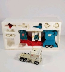 Vintage 1985 Hasbro Transformers City Commander Ultra Magnus #5795 with Box