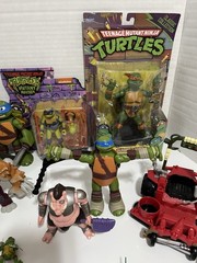 Huge Teenage Mutant Ninja Turtles Lot – 31 Figures & Mixed Accessories