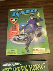 Set Of 2 Playing Mantis Green Hornet & KATO Captain Action Exclusive Figures !