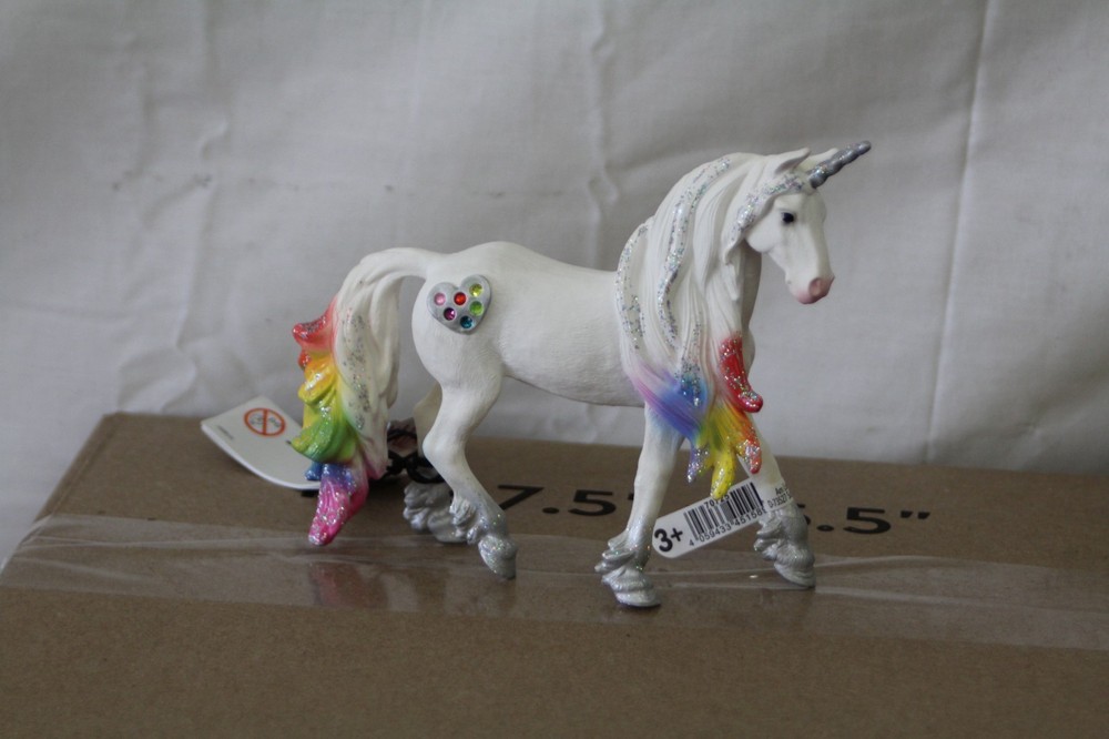 SCHLEICH Bayala Rainbow Love Unicorn Stallion Toy Figure, Multi-colour (70725)